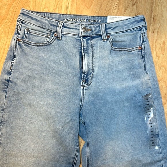 American Eagle Mom Jogger Jeans size 10 NWT - Picture 2 of 11